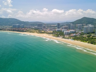 福州万宁旅游：海滩与热带雨林，魅力对比